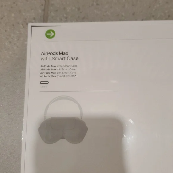 AirPods Max - Starlight USB-C - Picture 3 of 7